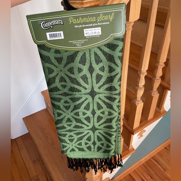 CONNEMARA PASHMINA SCARF IRELAND NEW CELTIC ST. PATRICK’S DAY GREEN BLACK - Picture 2 of 3
